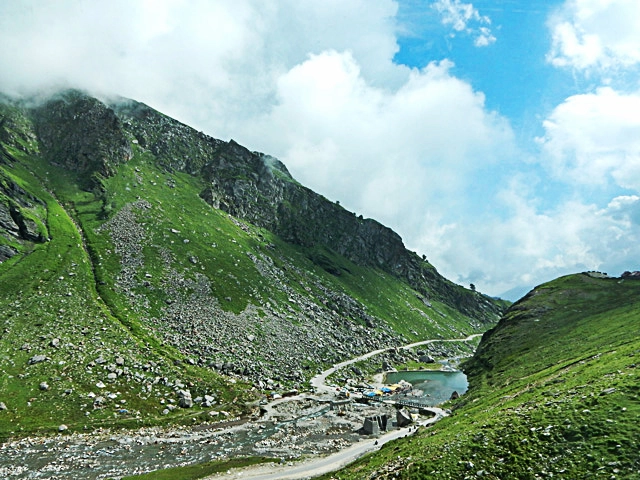 On the way to Rohtang Pass