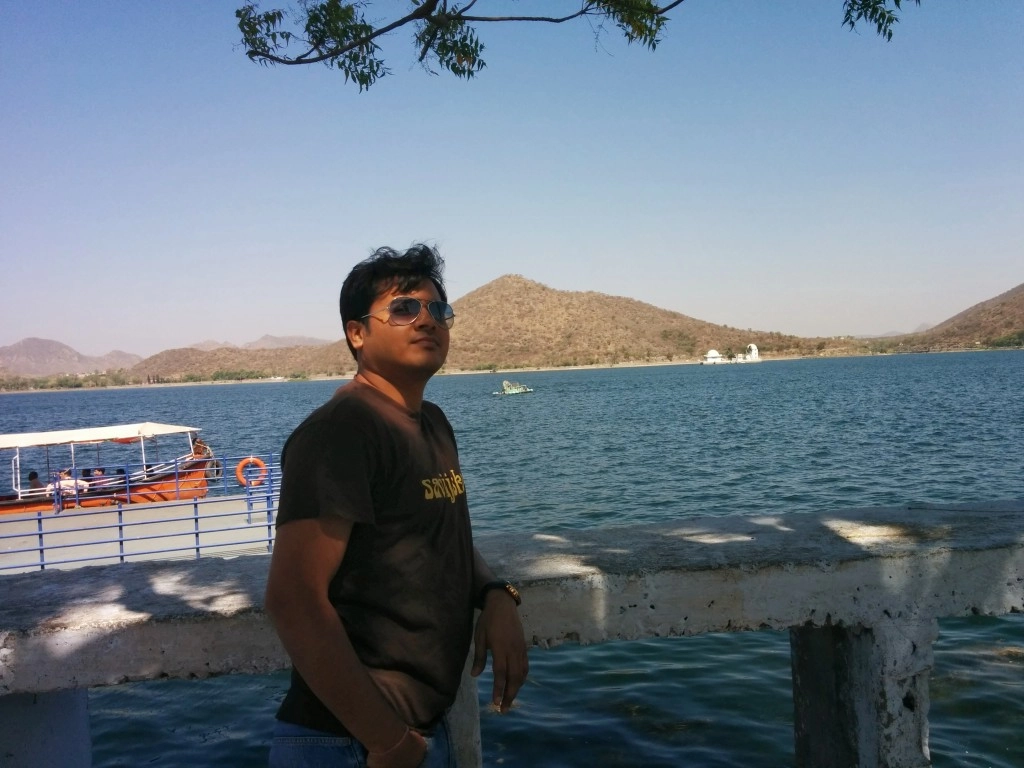 I at Fateh Sagar Lake