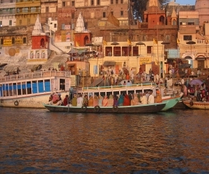 Dasaswamedh Ghat